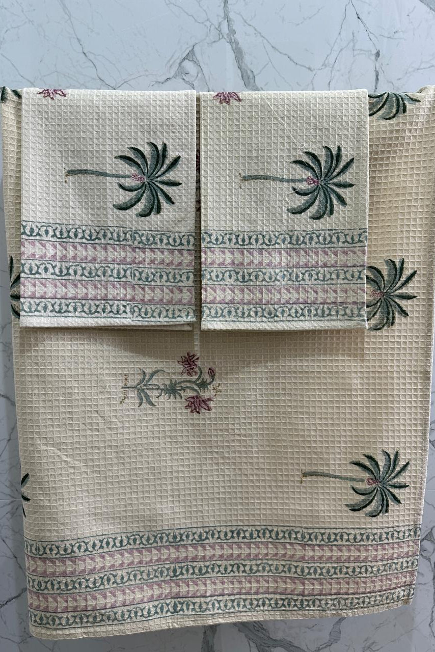 Palm Whisper Waffle Bath Set